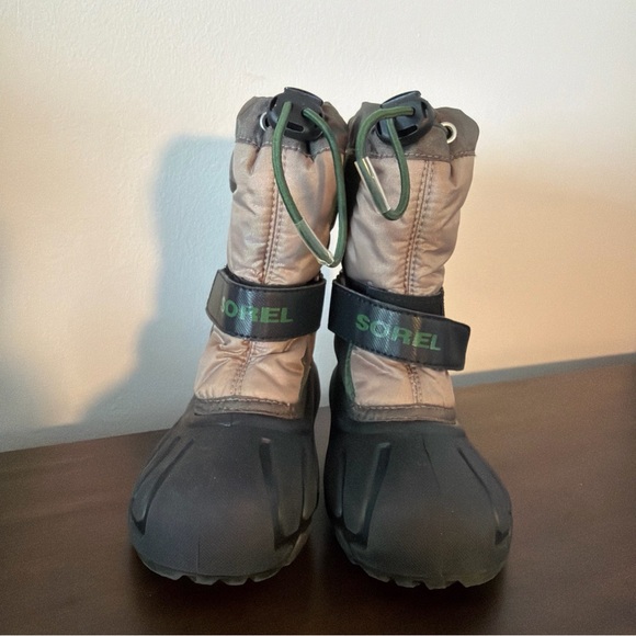 Sorel Waterproof Flurry Winter Boots Boy Youth 10 Green/taupe/black  Mid - Picture 2 of 10